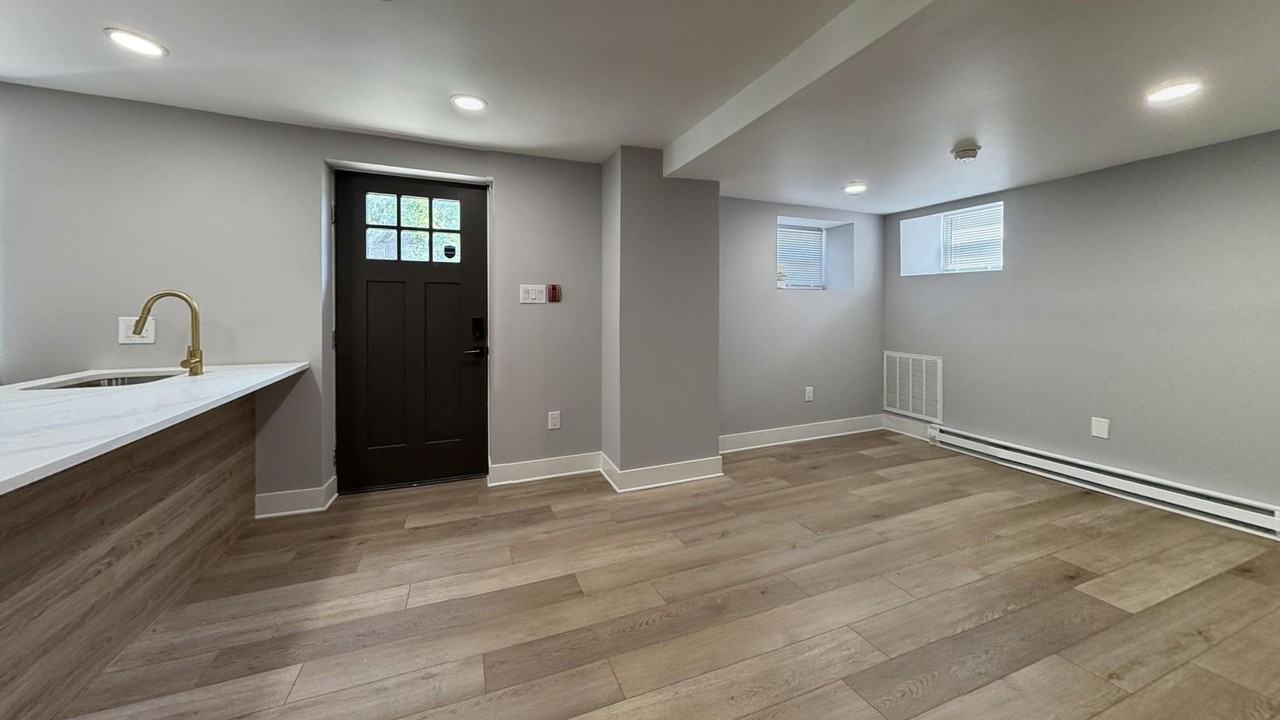 1801 N 59th St - Photo 4 of 10