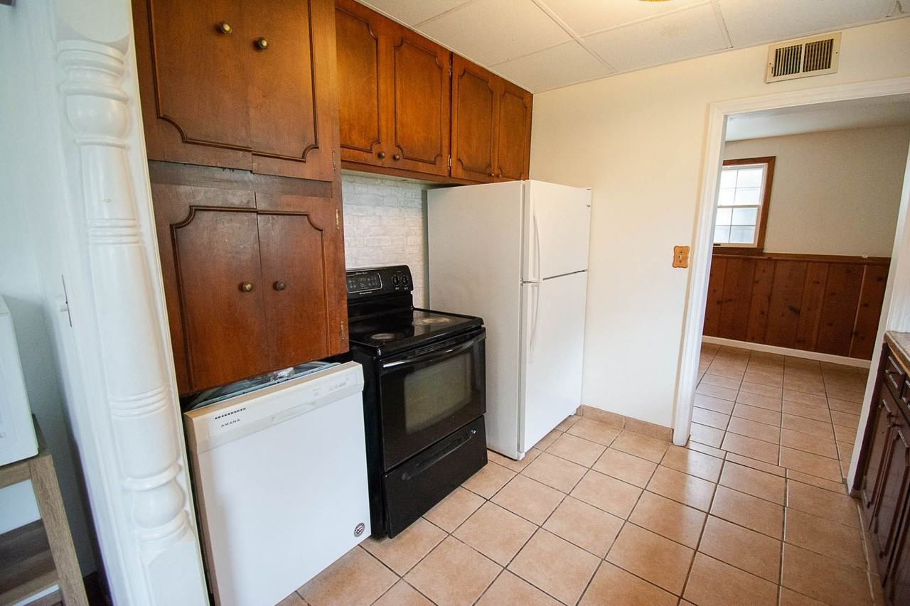 205 15th St Se - Photo 6 of 24