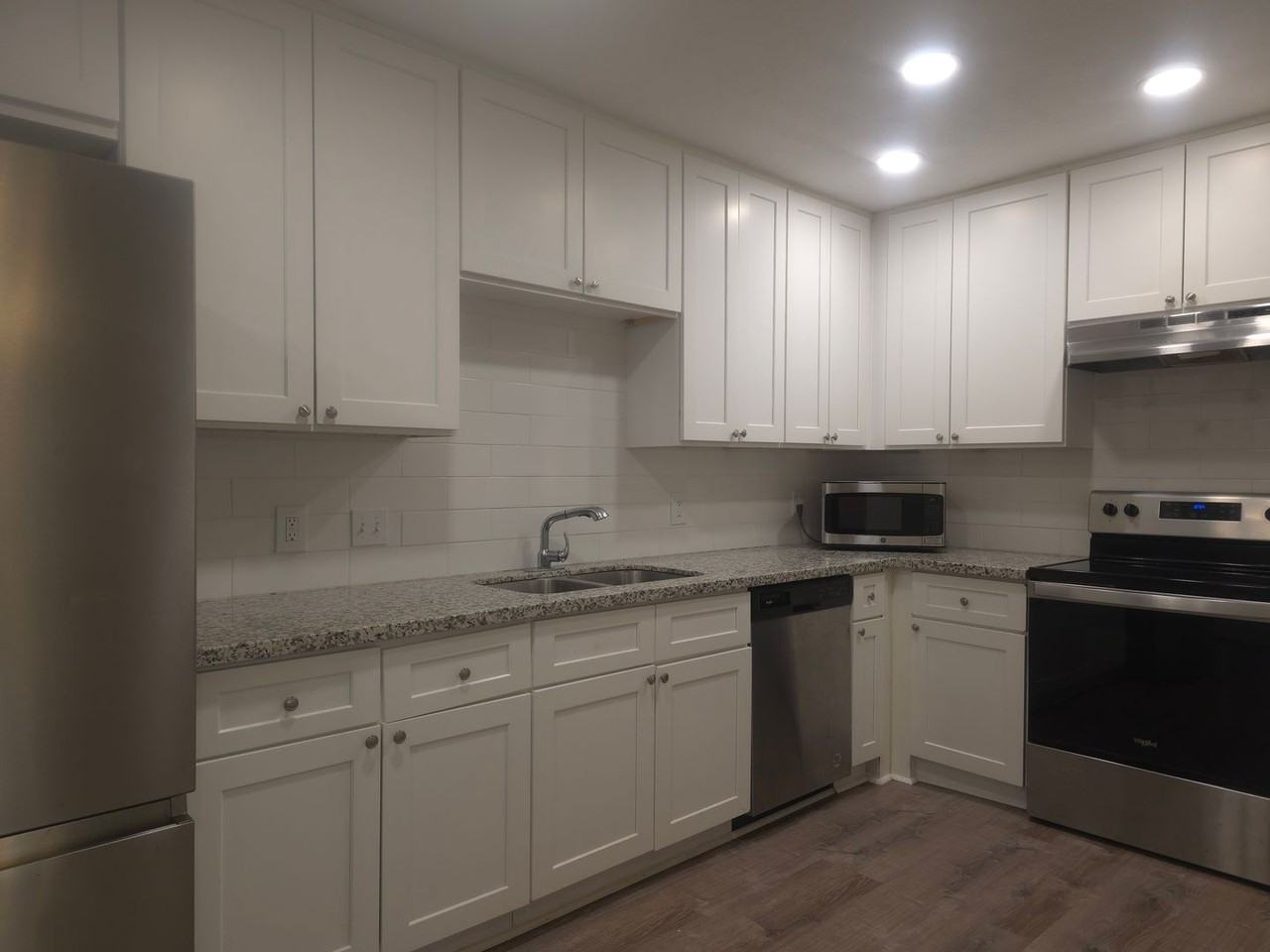 3121 General Twining St - Photo 2 of 15