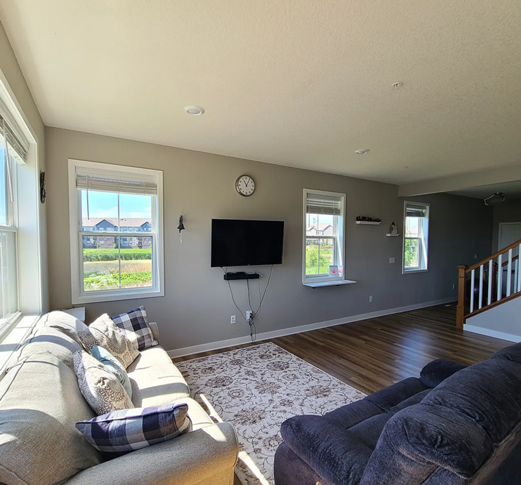 7254 Yellowstone Ct N - Photo 7 of 39