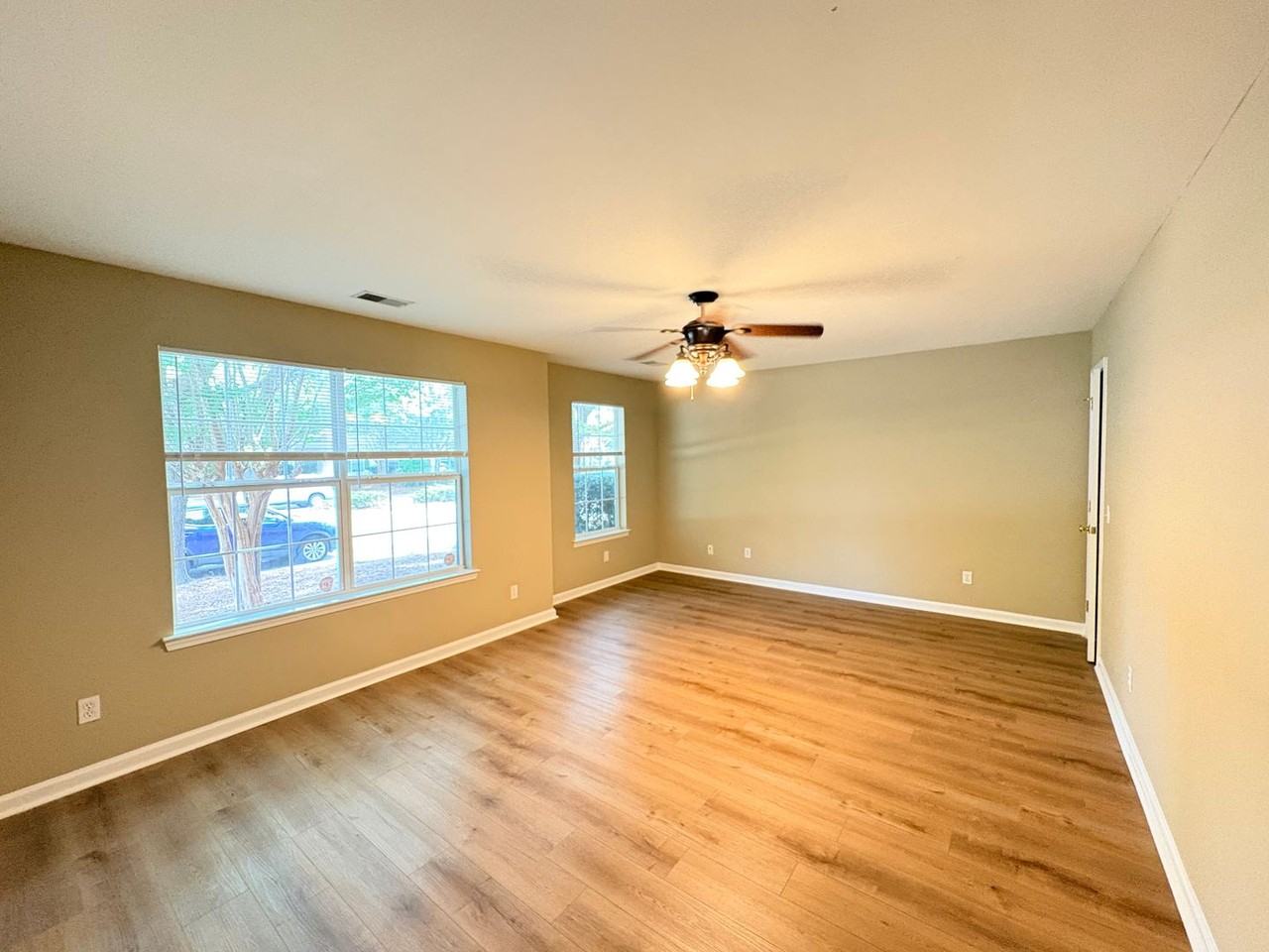 239 Station Mill Blvd - Photo 4 of 33