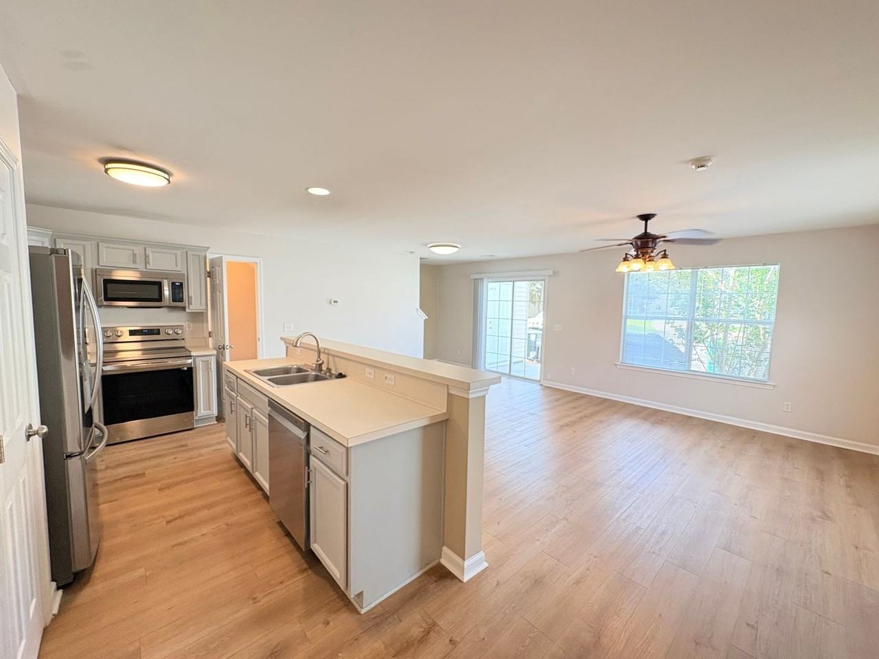 239 Station Mill Blvd - Photo 7 of 33