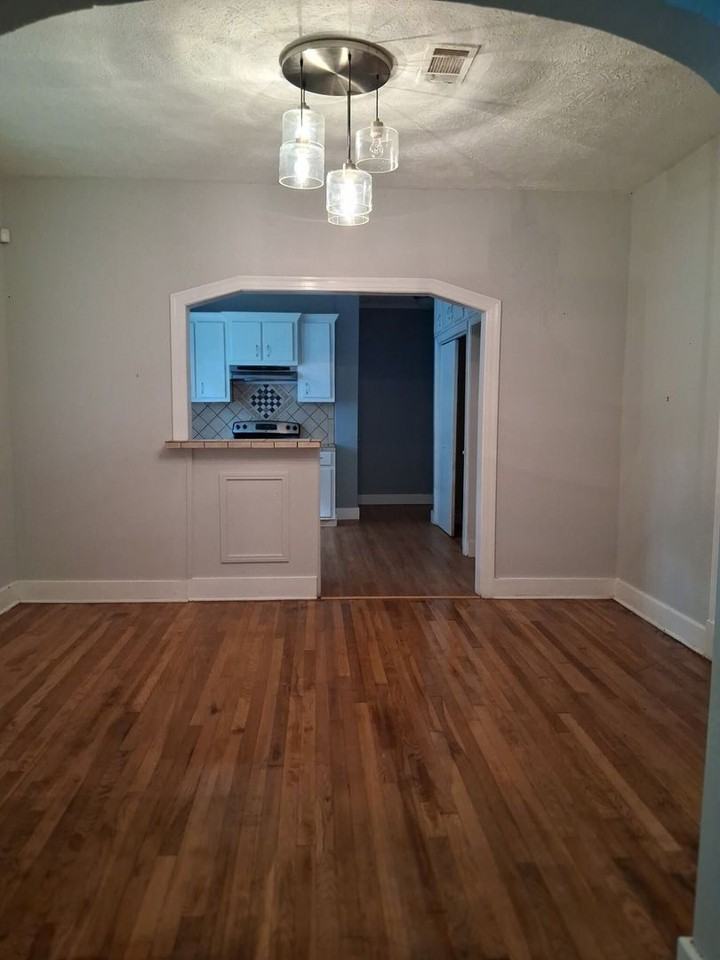 516 Hartfield St - Photo 4 of 19