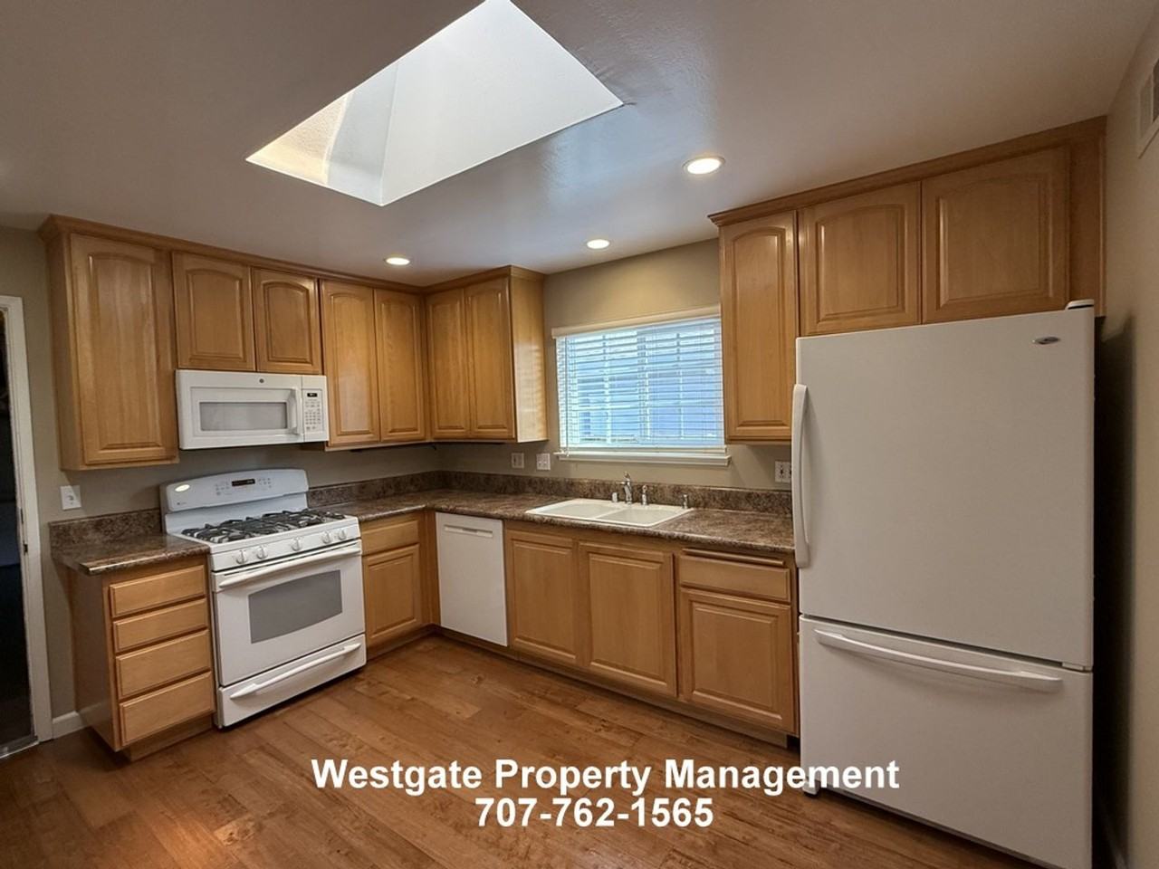 1278 Pacific Ave - Photo 3 of 18