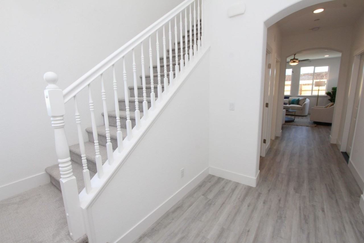 1216 Walker Peak Way - Photo 5 of 14