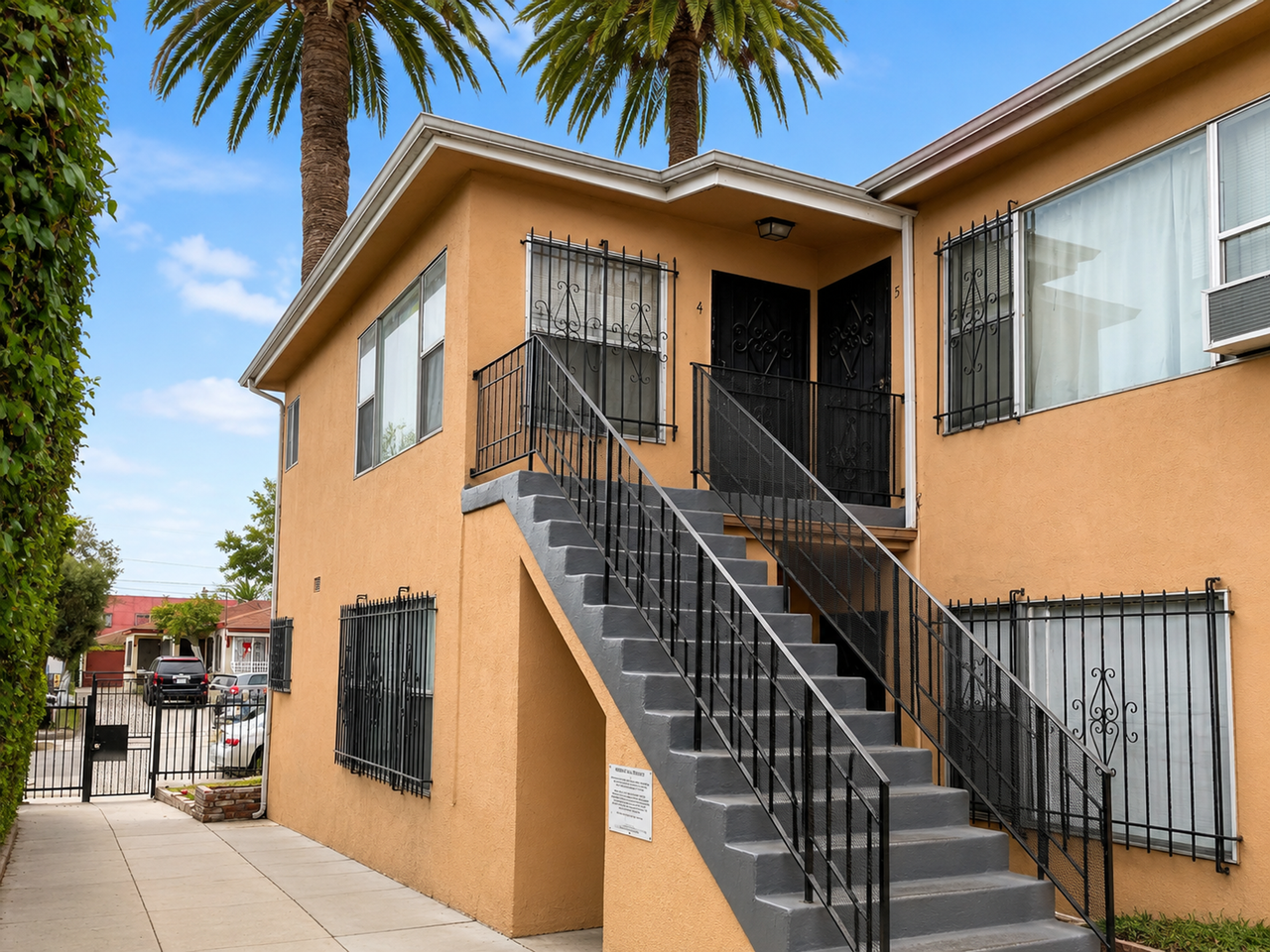 533 W. 75th Street Los Angeles, CA 90044 - Photo 4 of 4