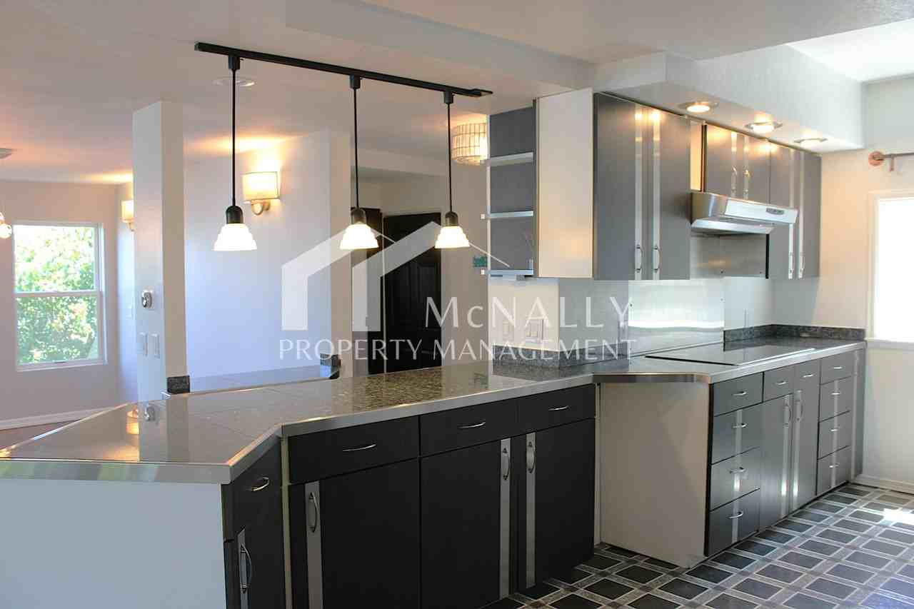 2920 N 31st St - Photo 7 of 32
