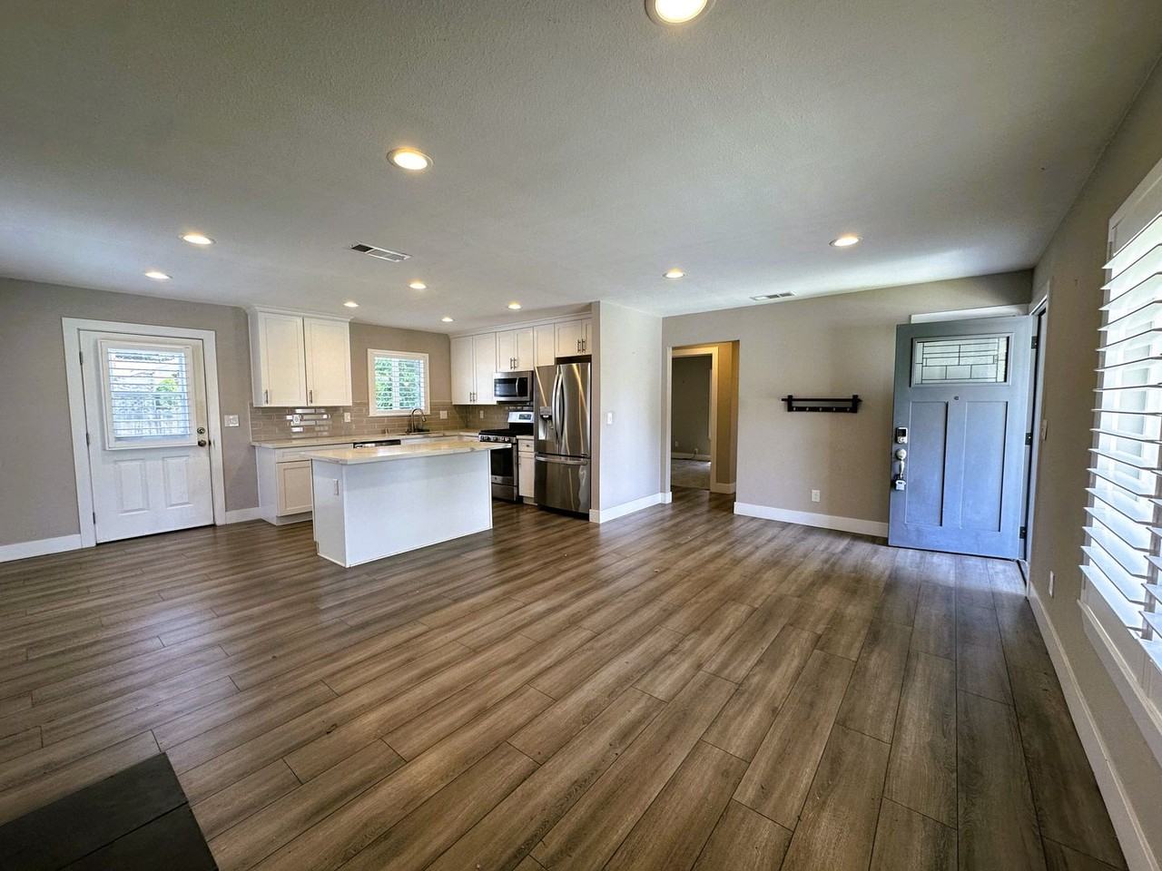 3431 58th St - Photo 3 of 18