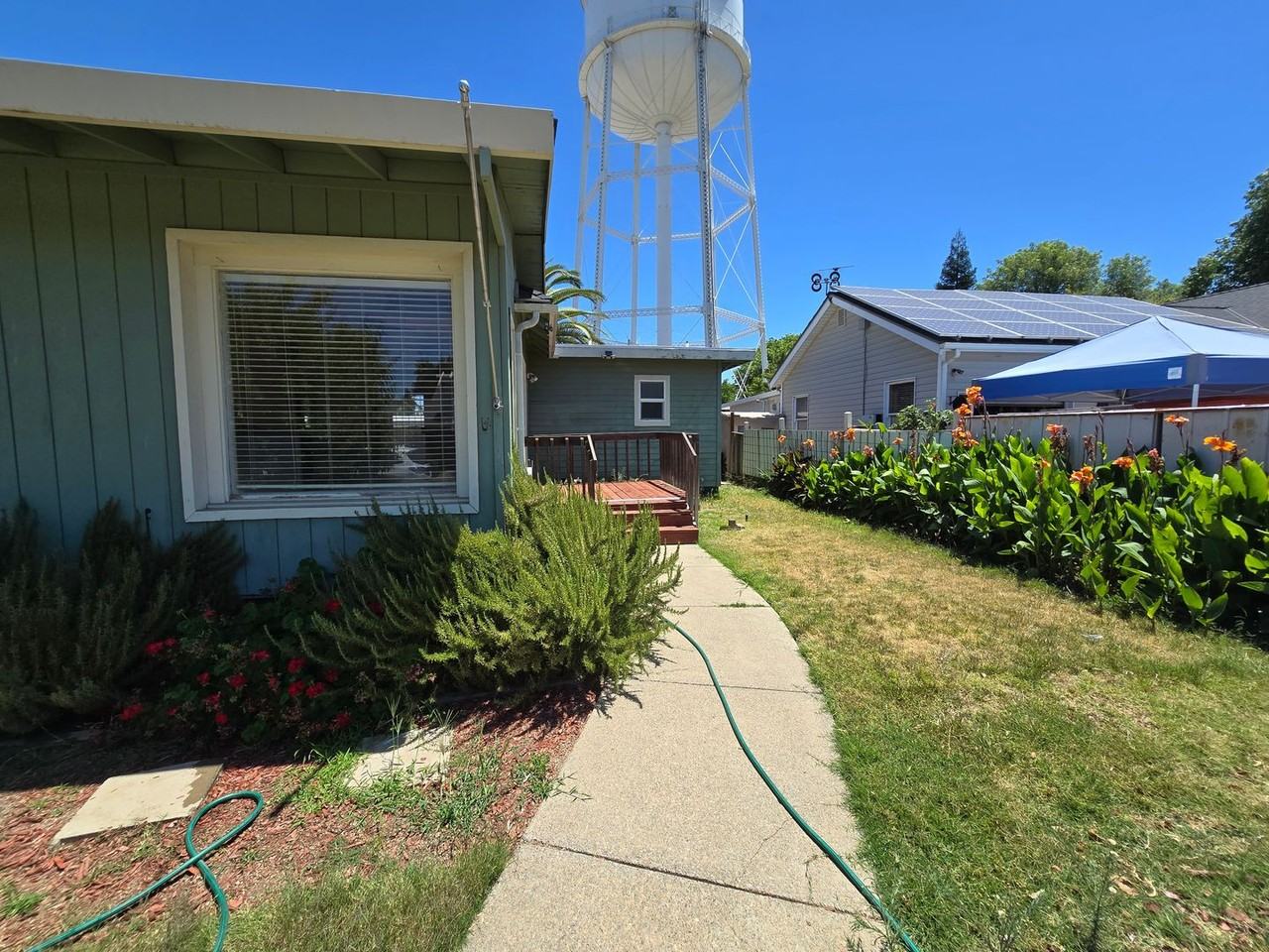 2812 St Bonaventure Dr - Photo 2 of 13