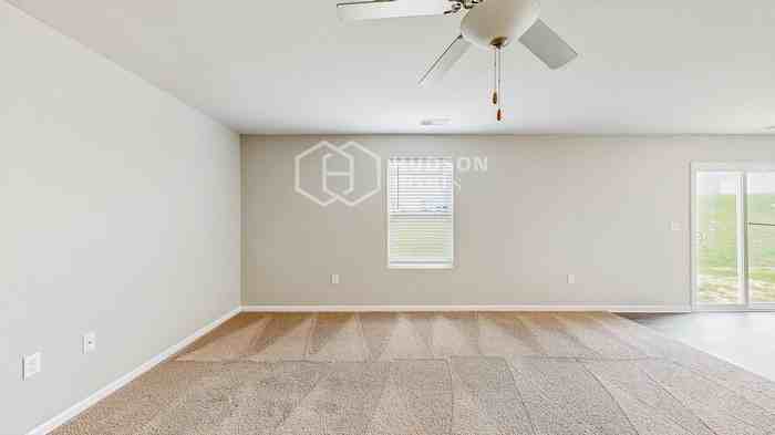 388 Aubrey Woods Dr - Photo 4 of 27