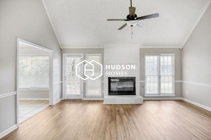 919 Cully Rd - Photo 4 of 13