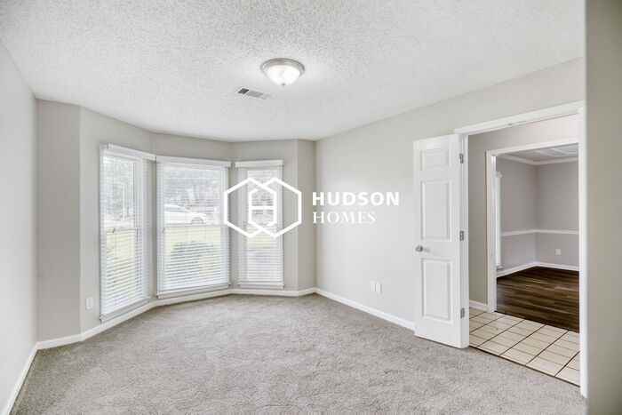 919 Cully Rd - Photo 5 of 13