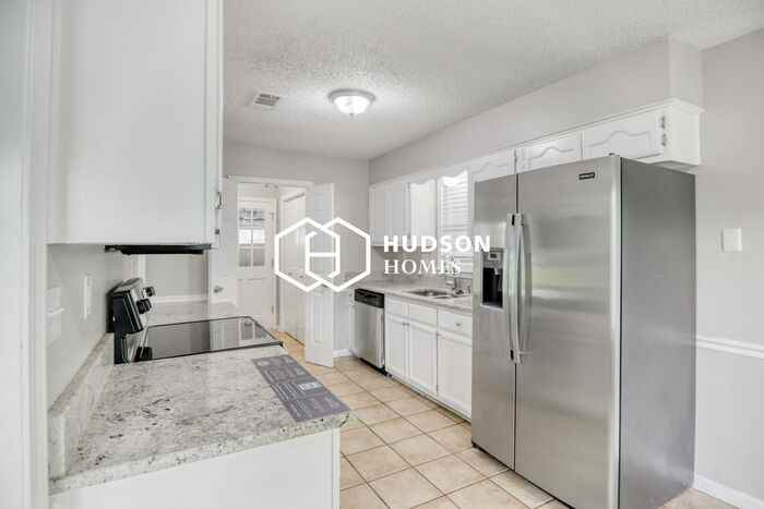 919 Cully Rd - Photo 6 of 13