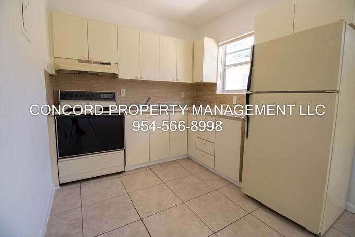 835 Tequesta St #1 - Photo 3 of 13