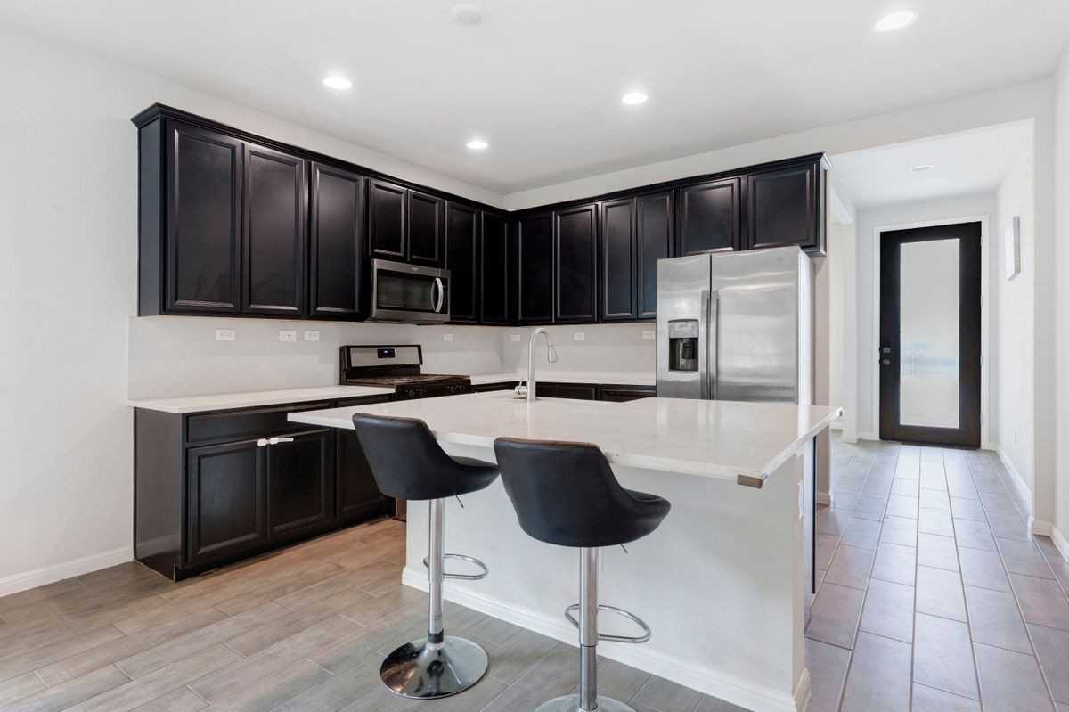 420 Winding Hollow Ln - Photo 4 of 32