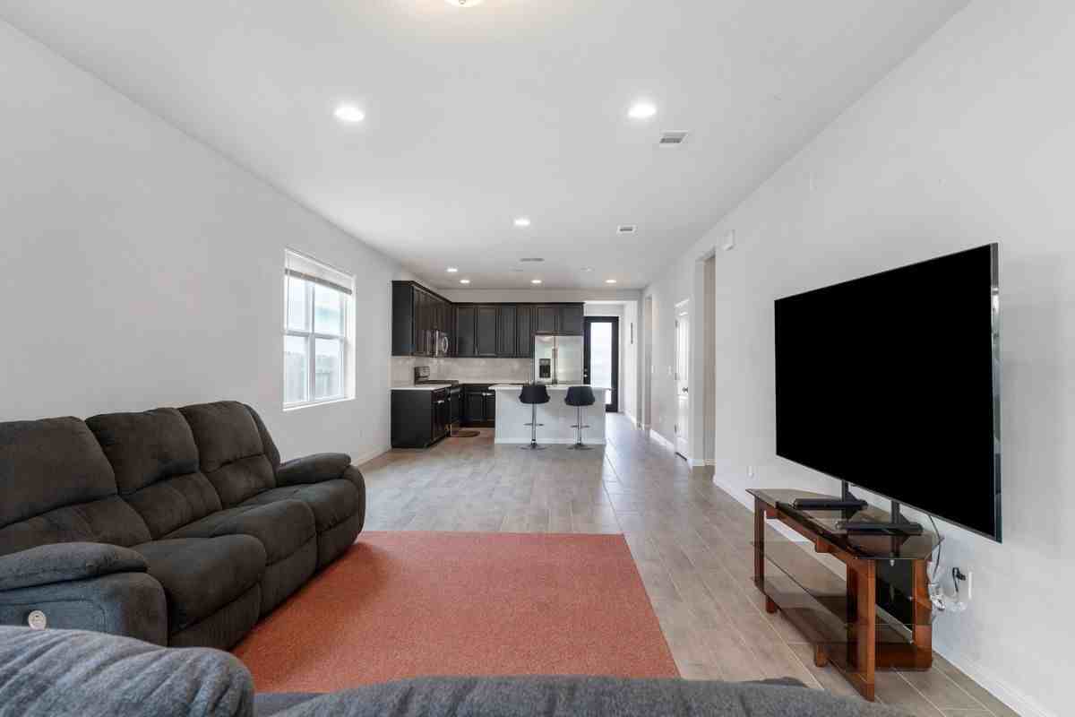 420 Winding Hollow Ln - Photo 7 of 32