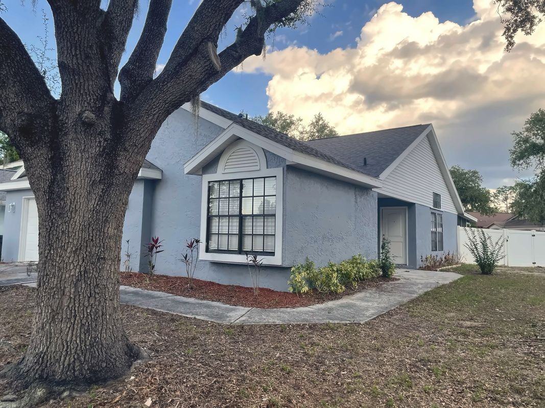 10114 Allenwood Dr - Photo 5 of 24