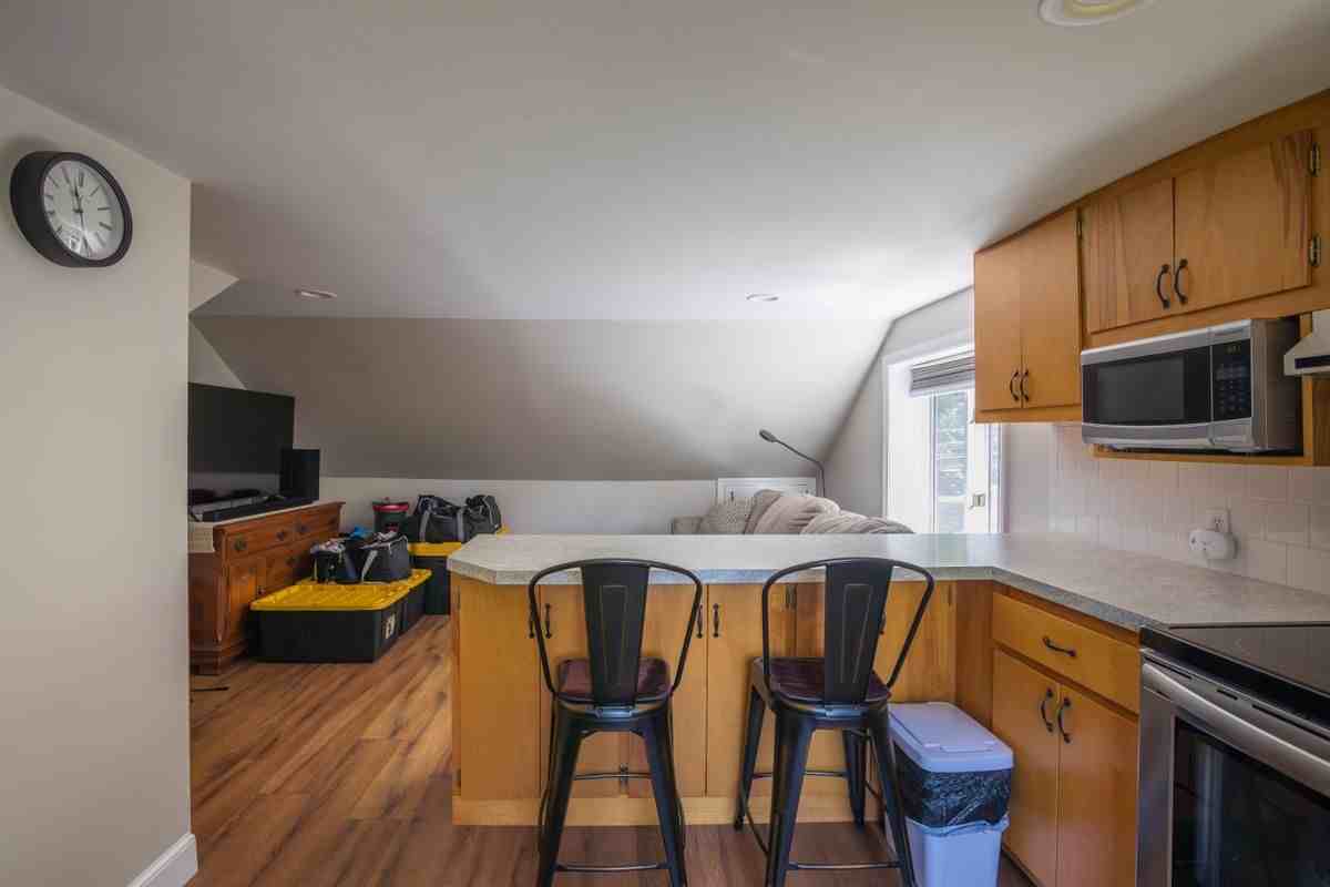 299 South Rd ##1 - Photo 4 of 7