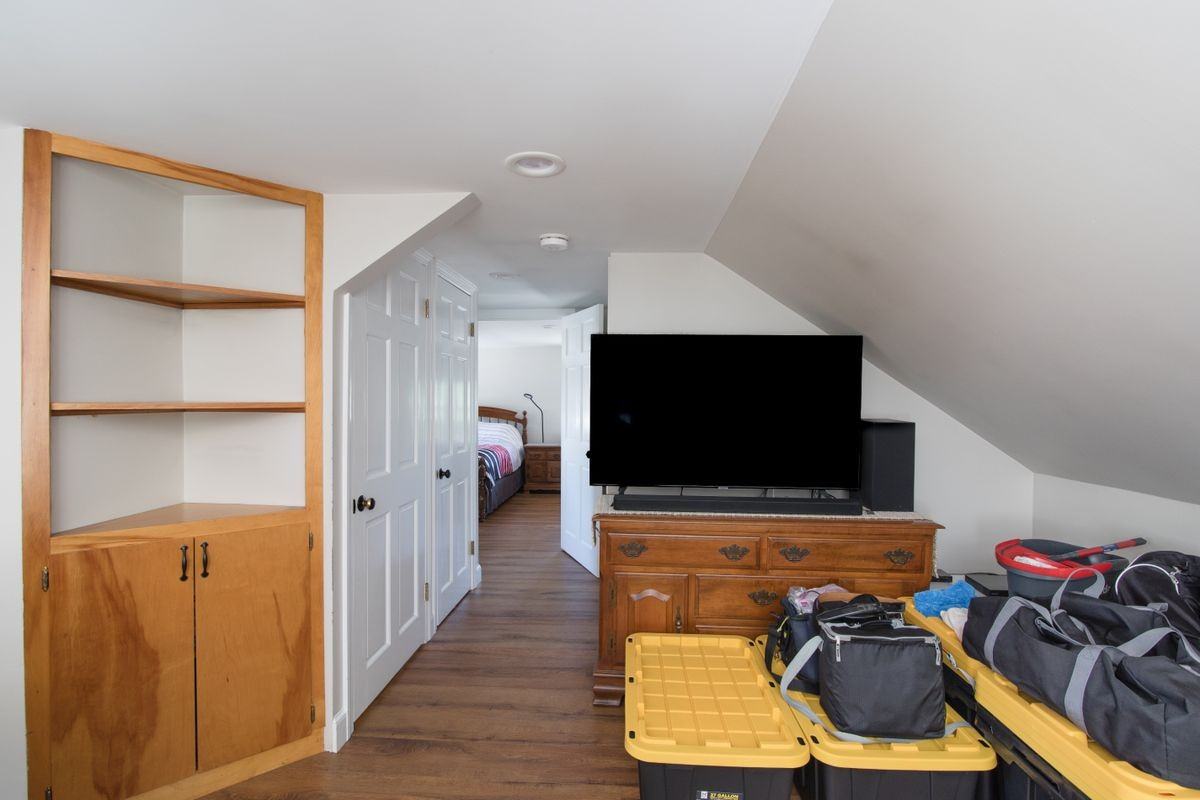 299 South Rd ##1 - Photo 5 of 7