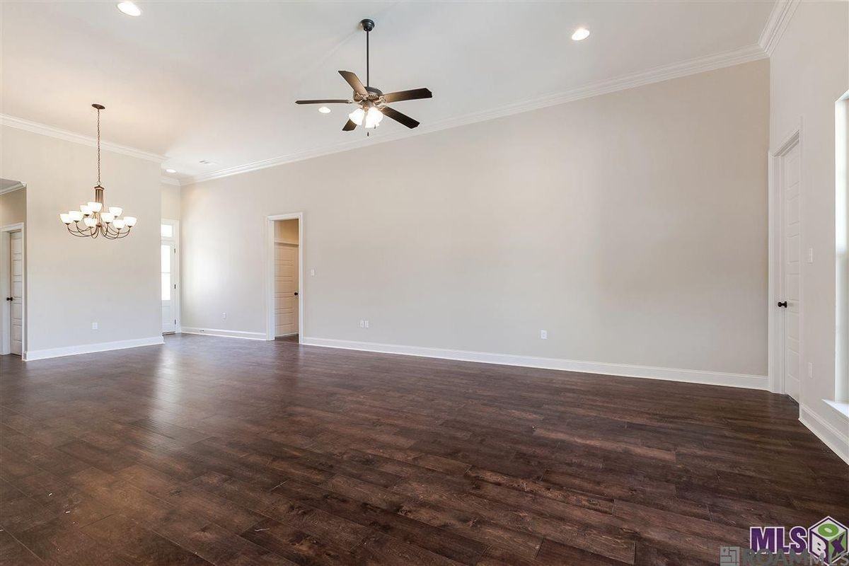 10365 Grand Plaza Dr - Photo 3 of 11