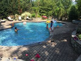 featured image of 1211 Janneys Ln