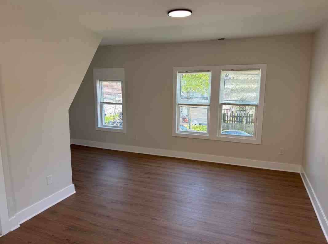 202 Vermont St - Photo 4 of 18