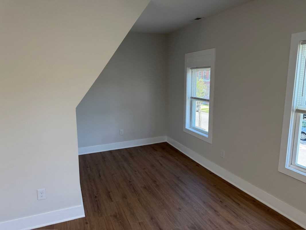 202 Vermont St - Photo 5 of 18