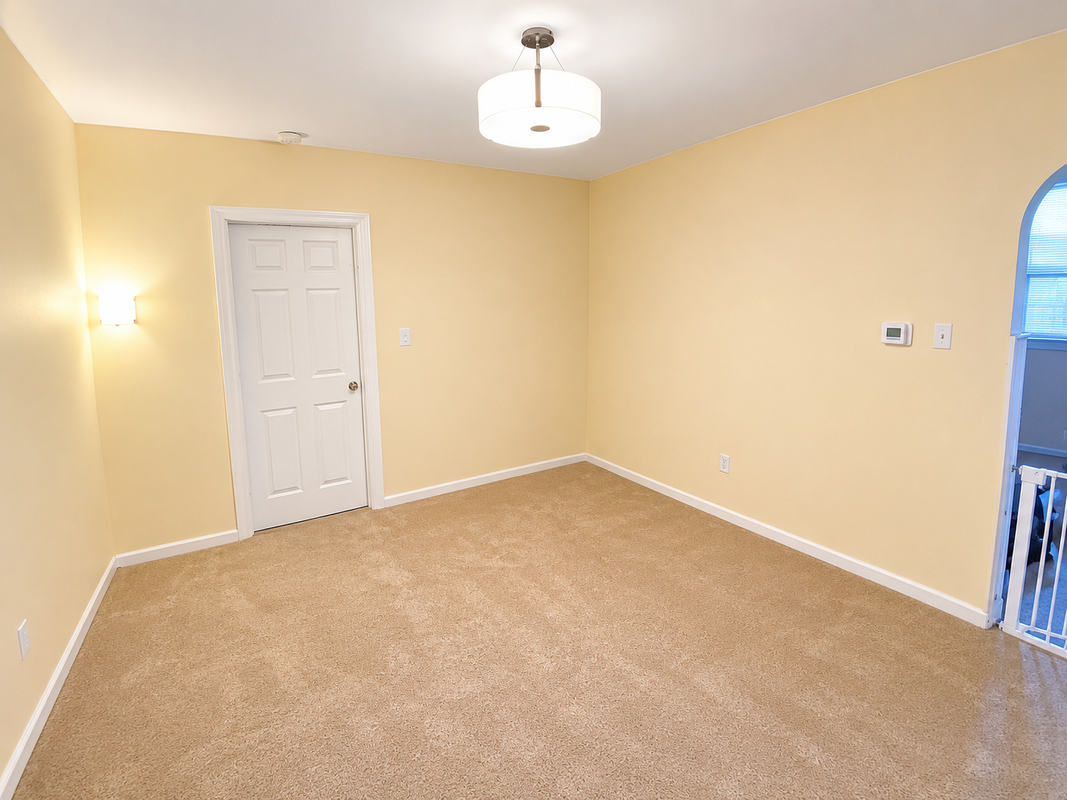 339 Valley St - Photo 4 of 7
