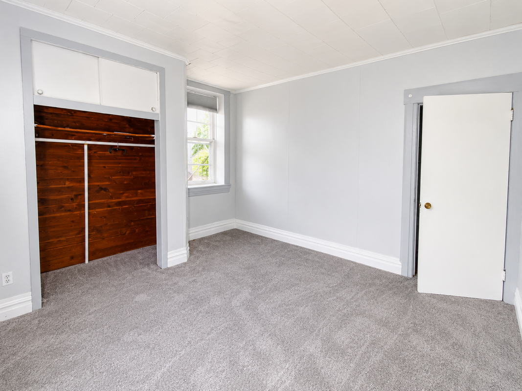 339 Valley St - Photo 7 of 7