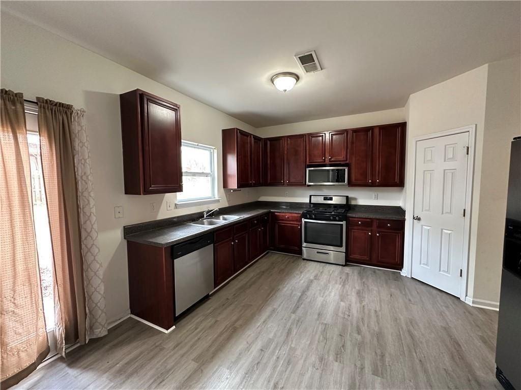 1335 Rocky Shoals Ln - Photo 3 of 14
