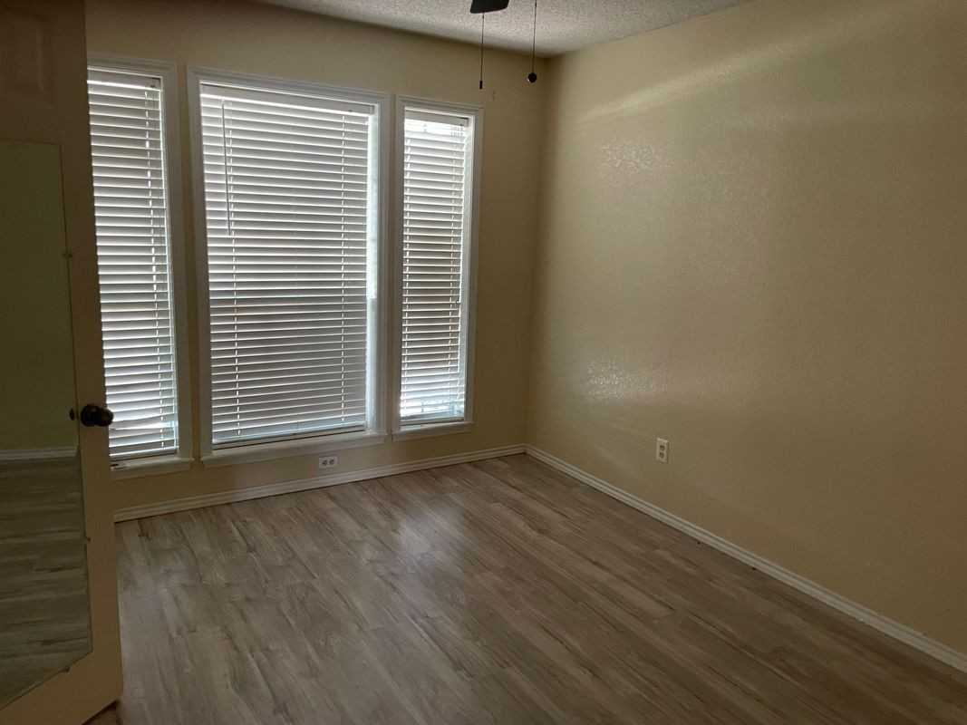 932 Valley View Ave - Photo 7 of 13