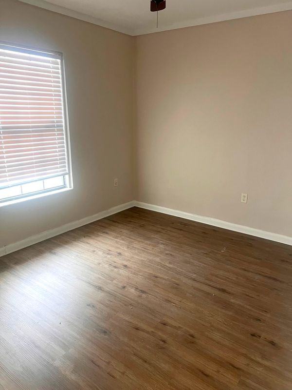 341 Selma St - Photo 2 of 5