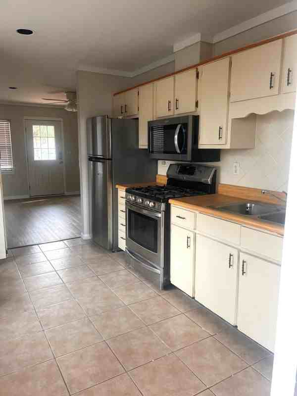 341 Selma St - Photo 4 of 5