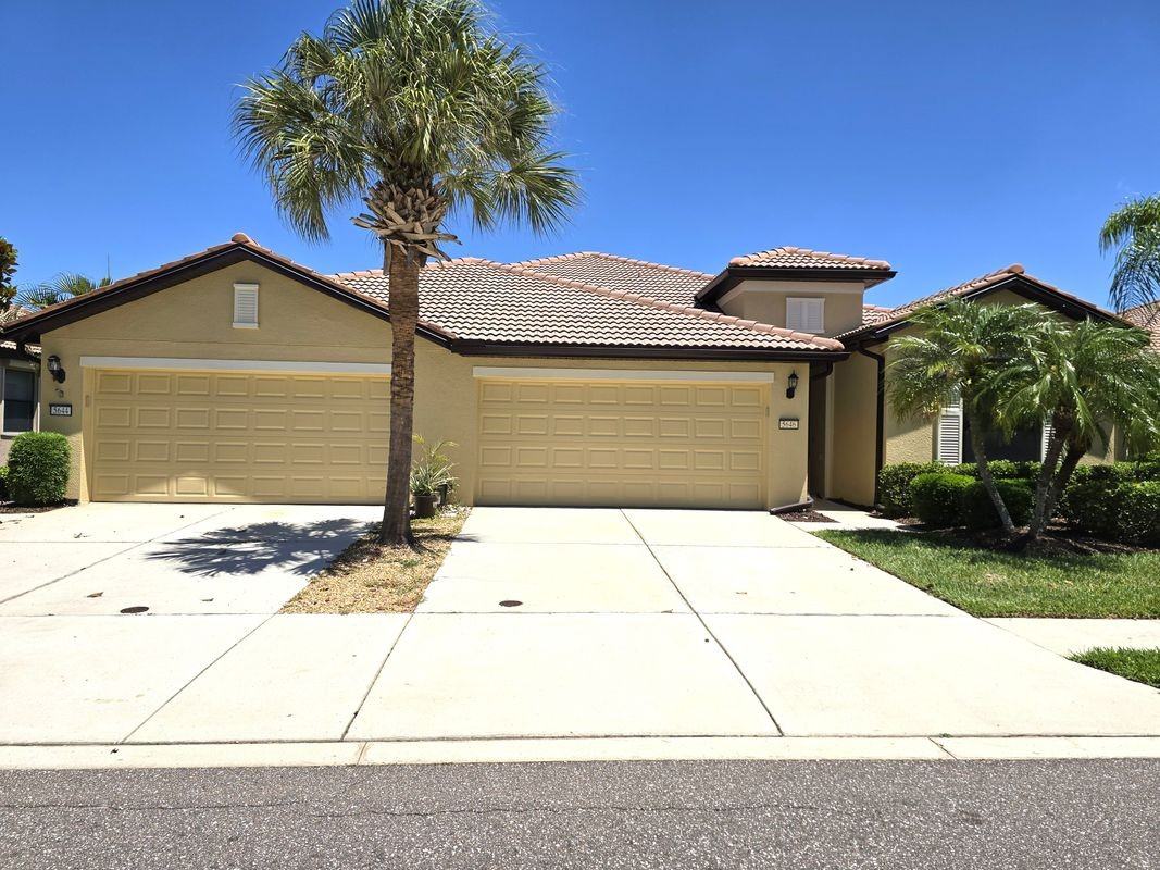 5646 Sunset Falls Dr