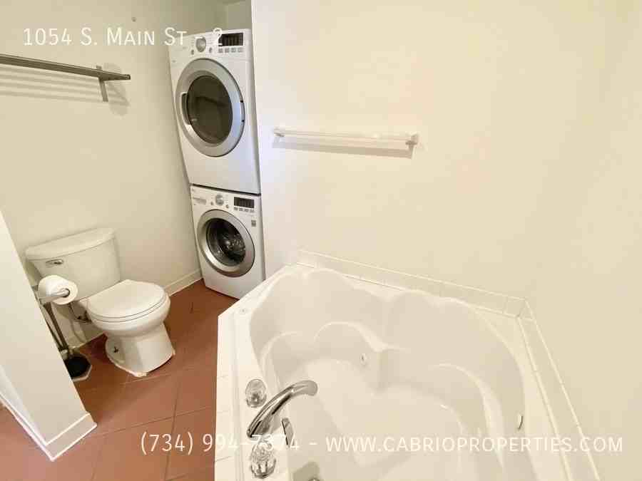 1054 S. Main - Photo 4 of 19
