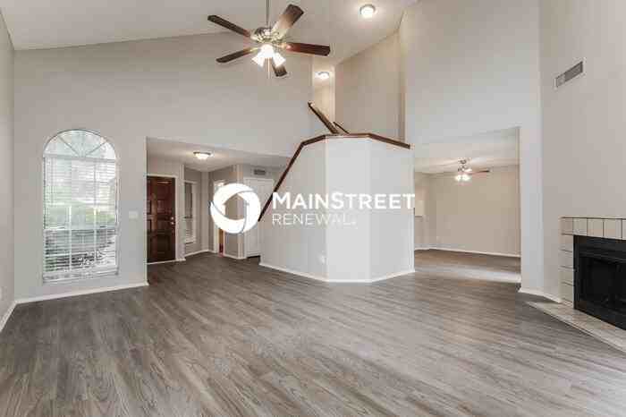 526 E Utopia Rd - Photo 3 of 16