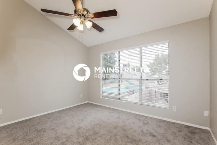526 E Utopia Rd - Photo 7 of 16