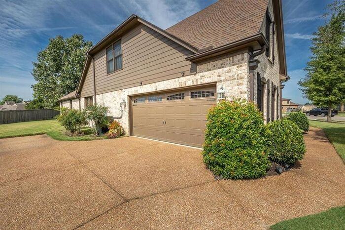 771 Six Oaks Ln - Photo 5 of 48