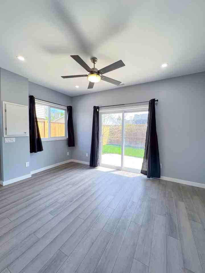 95 Leaside Dr - Photo 3 of 11