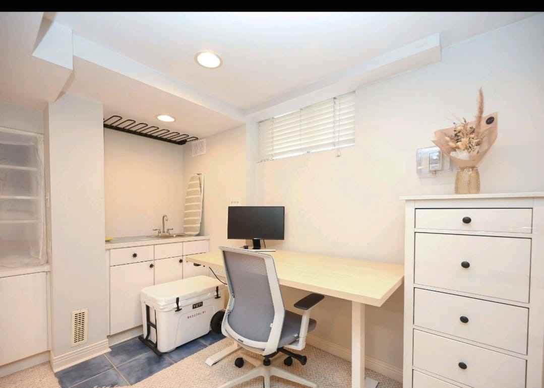 3317 Carillion Avenue - Photo 2 of 9