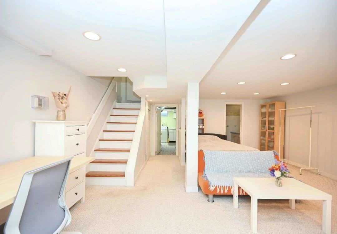 3317 Carillion Avenue - Photo 3 of 9