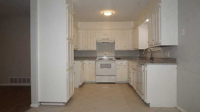 4704 Aspen Way - Photo 3 of 13
