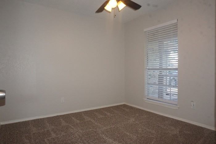 4704 Aspen Way - Photo 7 of 13