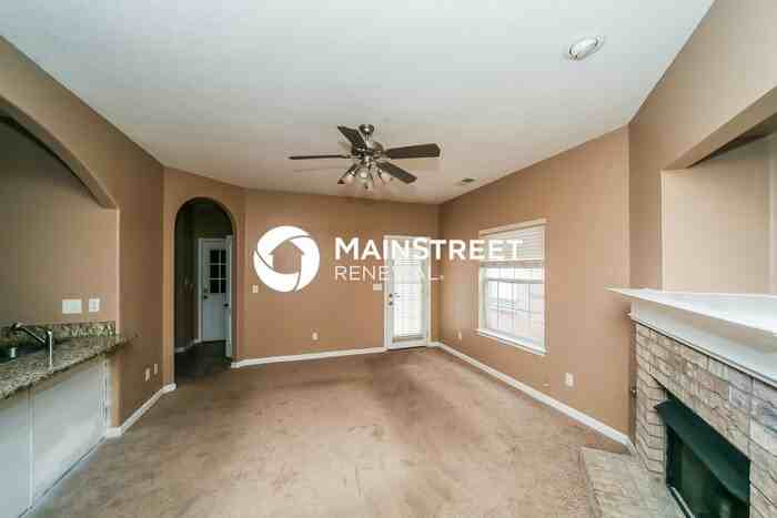 10085 Woodland Hills Dr - Photo 4 of 14