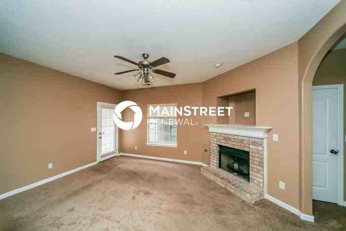 10085 Woodland Hills Dr - Photo 6 of 14