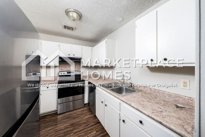 12038 Stoney Xing - Photo 7 of 26
