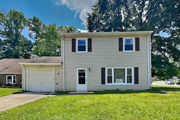 8 Lasonia Ct