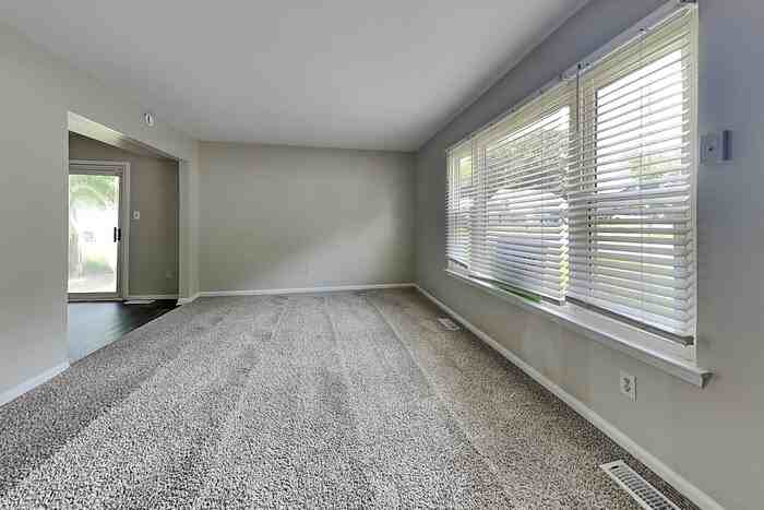 8 Lasonia Ct - Photo 5 of 22