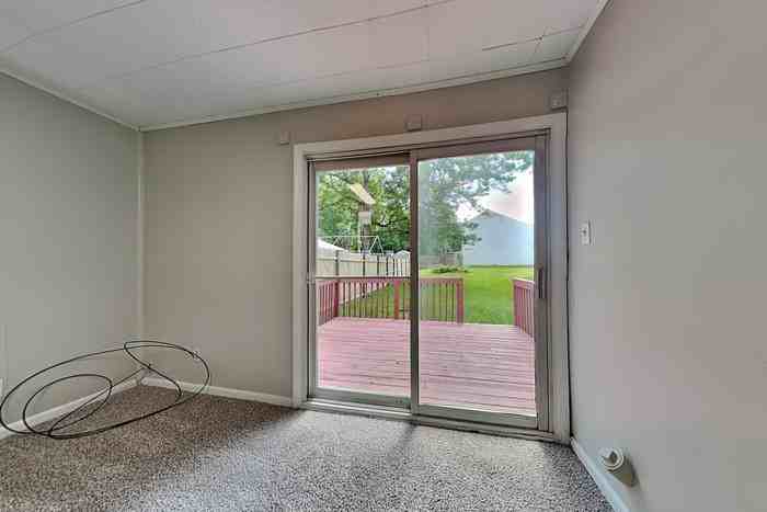 8 Lasonia Ct - Photo 7 of 22
