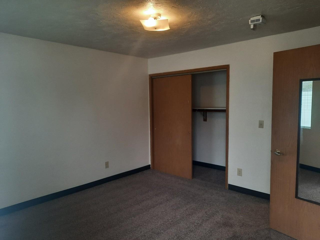 725 Lomax St - Photo 5 of 10